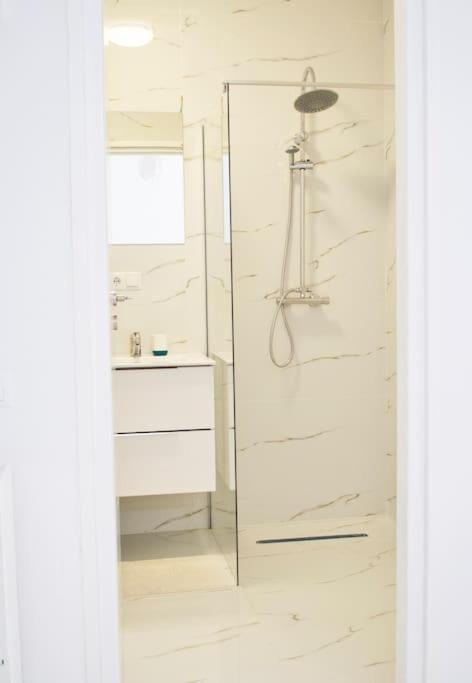 3 Dream Apartmant 3+Parcare Gratuita Lägenhet Oradea Exteriör bild